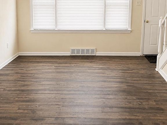 3rd image of 2666 W Moreland Rd