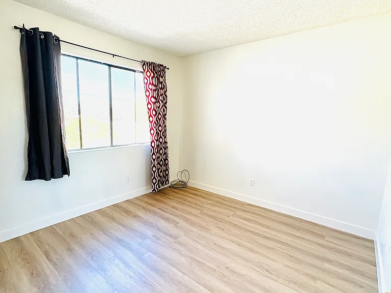 1013 W Linden St #16 — Photo 9