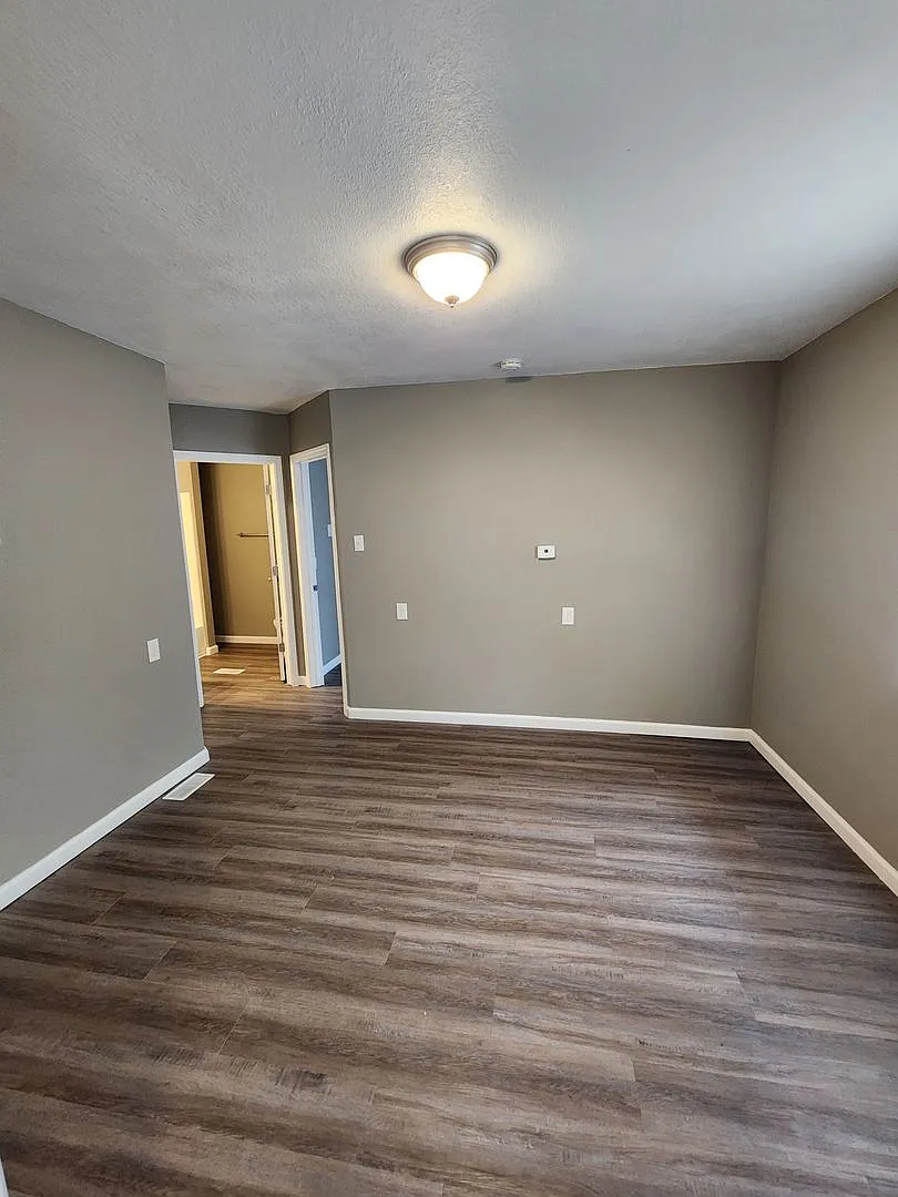 606 West 4th Street — Photo 2