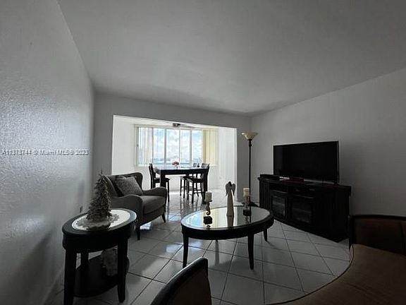 4th image of 7135 Collins Ave APT 931