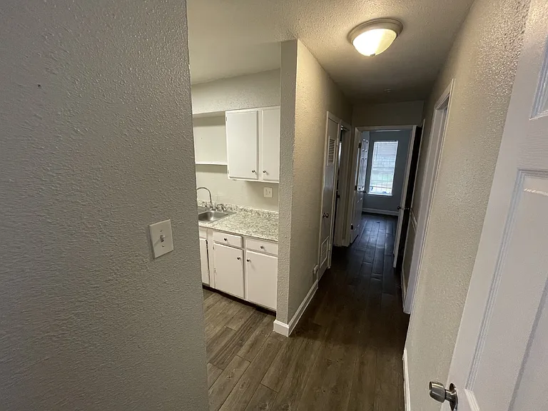 642 Morningview Dr — Photo 4