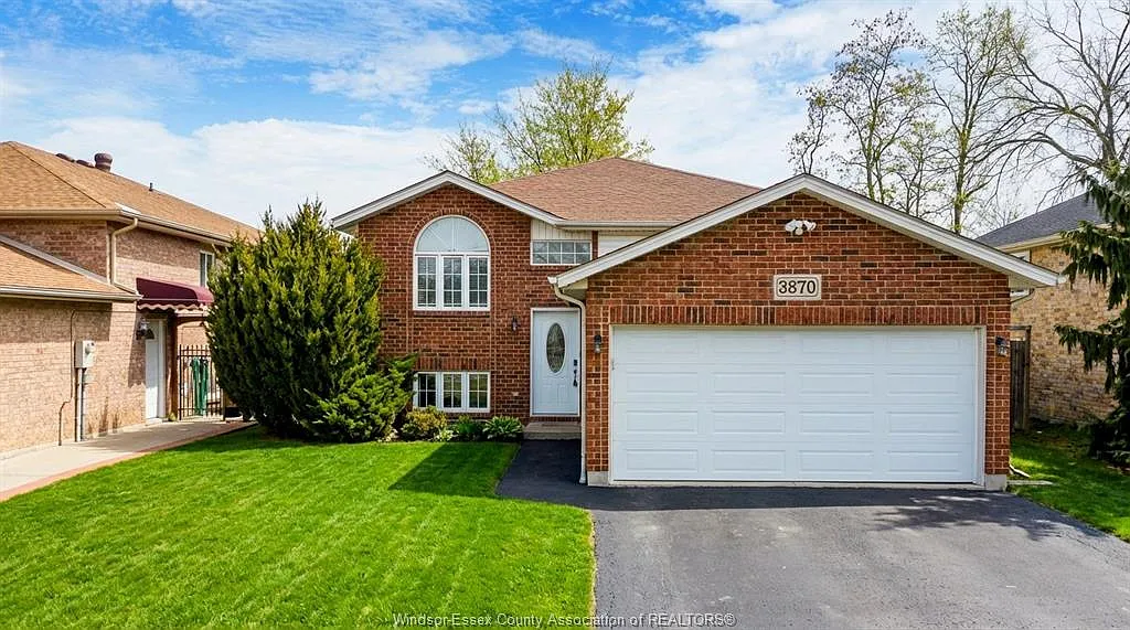 3870 Clara Ave photo 1