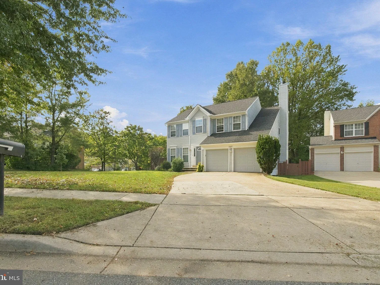 4 bed, 3.5 bath, 3300 sqft, $4,300 — Photo 2