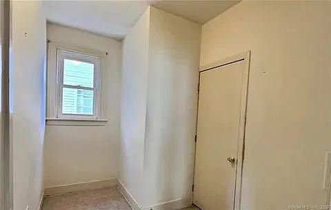 3 bed, 1.0 bath, 1075 sqft, $3,500 — Photo 3