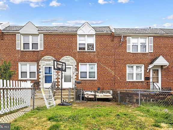 2nd image of 141 W 21st St