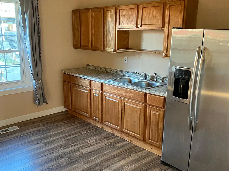 1546 N Campbell Ave #1 — Photo 6