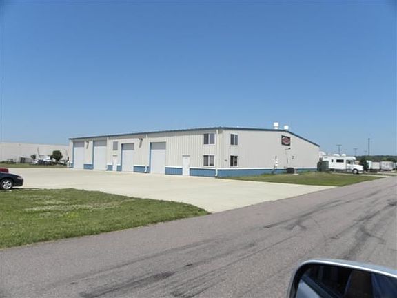 2nd image of 1101 River Dr