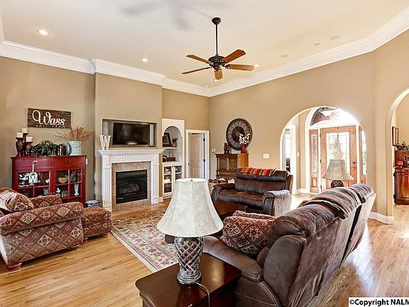 4th image of 115 Grace Branch Dr