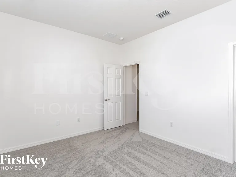519 Crown Rose Dr — Photo 13