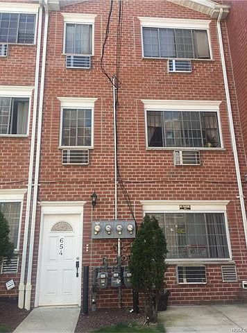 1st image of 654 E 232nd St