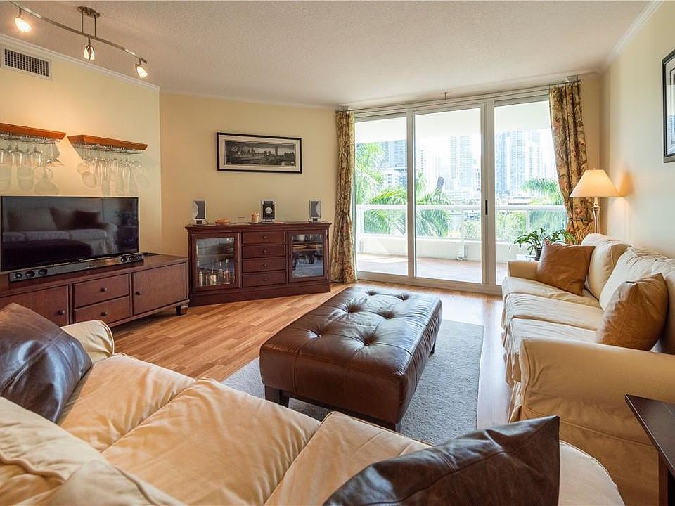 1st image of 401 SW 4th Avenue #401