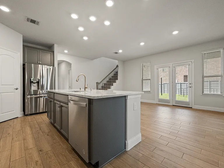 1716 Elise Ln — Photo 22