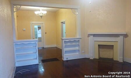 3rd image of 1108 Fresno St