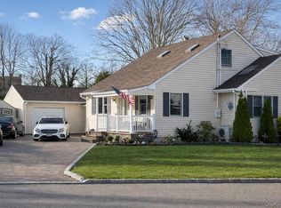 40 Alton Rd, Babylon, NY 11702