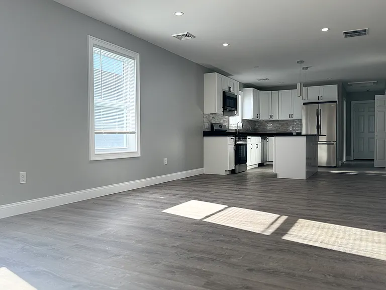 14 Herschel St #1 — Photo 1