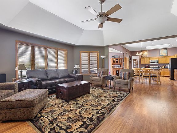 3rd image of 19512 Heritage Dr