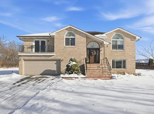 11109 Iowa St, Crown Point, IN