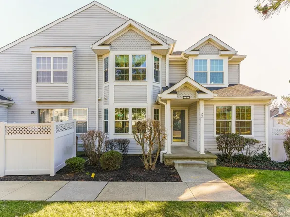 22 Hendricks Ct, Sayreville, NJ 08872