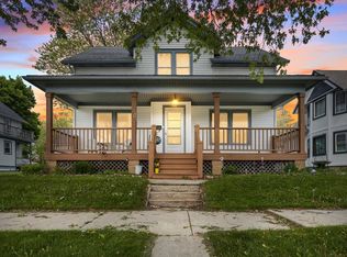 242 S 7th Ave, West Bend, WI 53095
