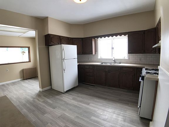 5th image of 83 N Main St APT 1