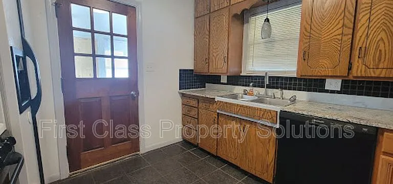6618 NW 31st St — Photo 23