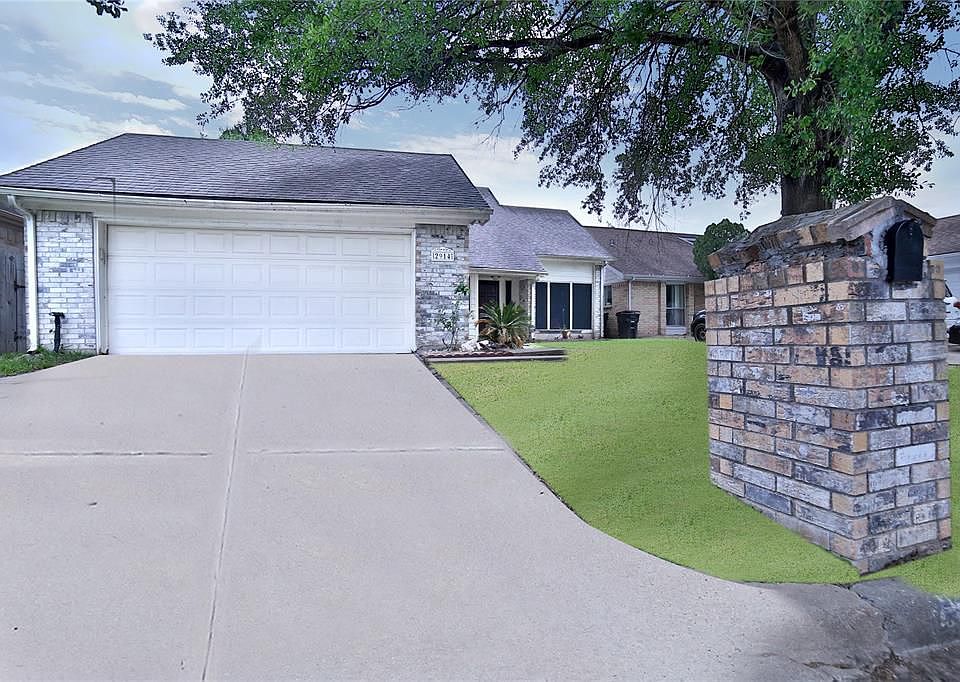 1st image of 2914 Crest Park Dr
