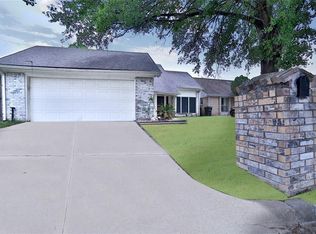 2914 Crest Park Dr, Houston, TX 77082