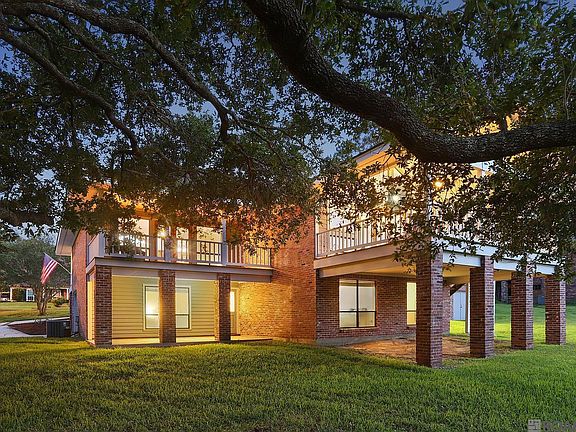 2nd image of 11675 Rue De Tonti