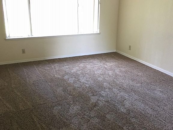 Formal living/dining area