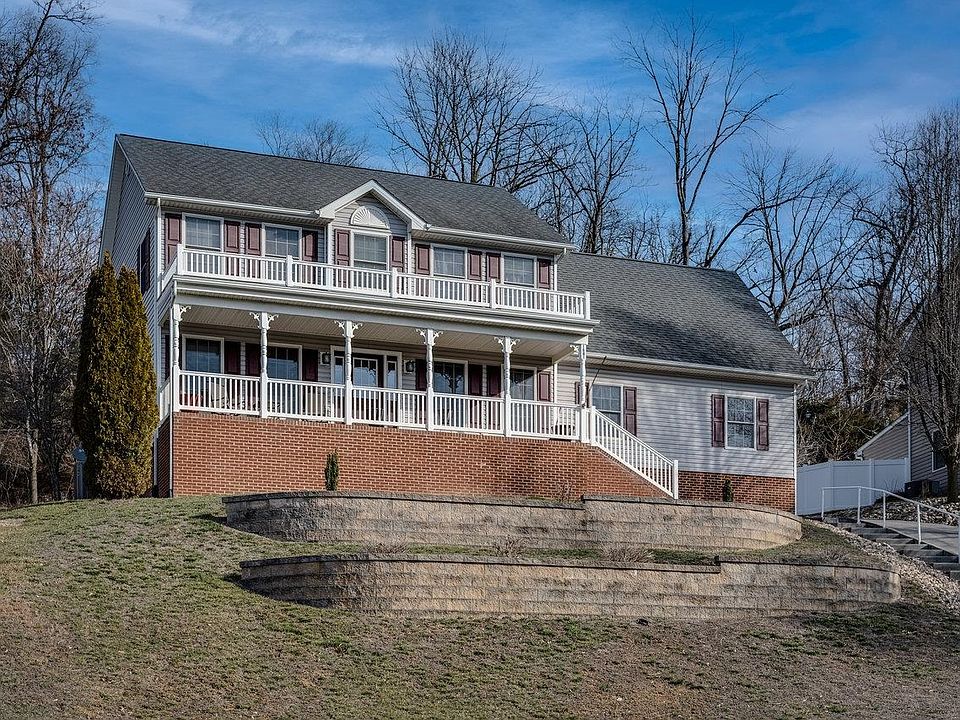 1st image of 1841 Manor Dr