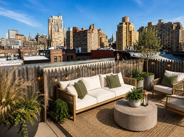 239 W 14th St, New York, NY