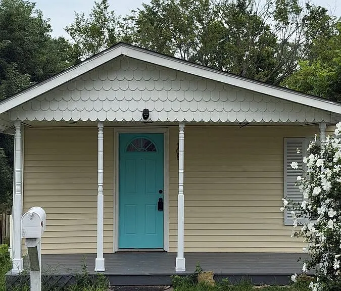 108 Greenwood Ave — Photo 1