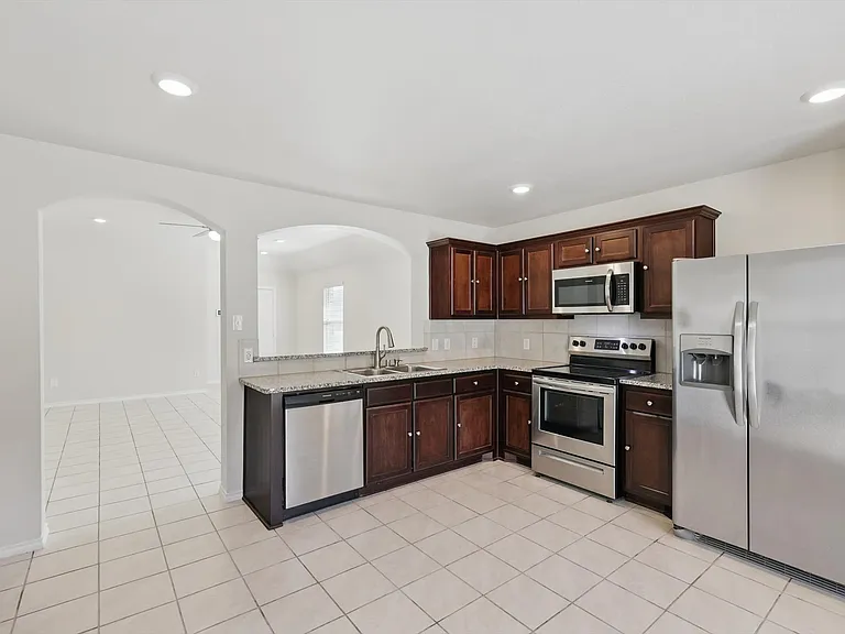 1530 Woodlake Dr — Photo 7
