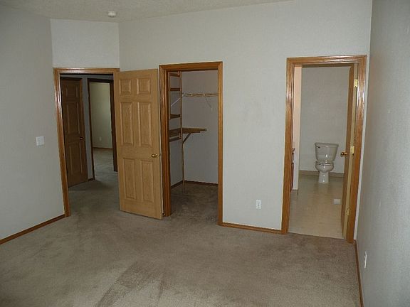 Master with walk-in closet & full bath