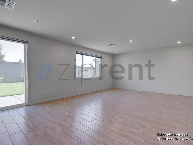 1474 Dorrington Ln — Photo 4