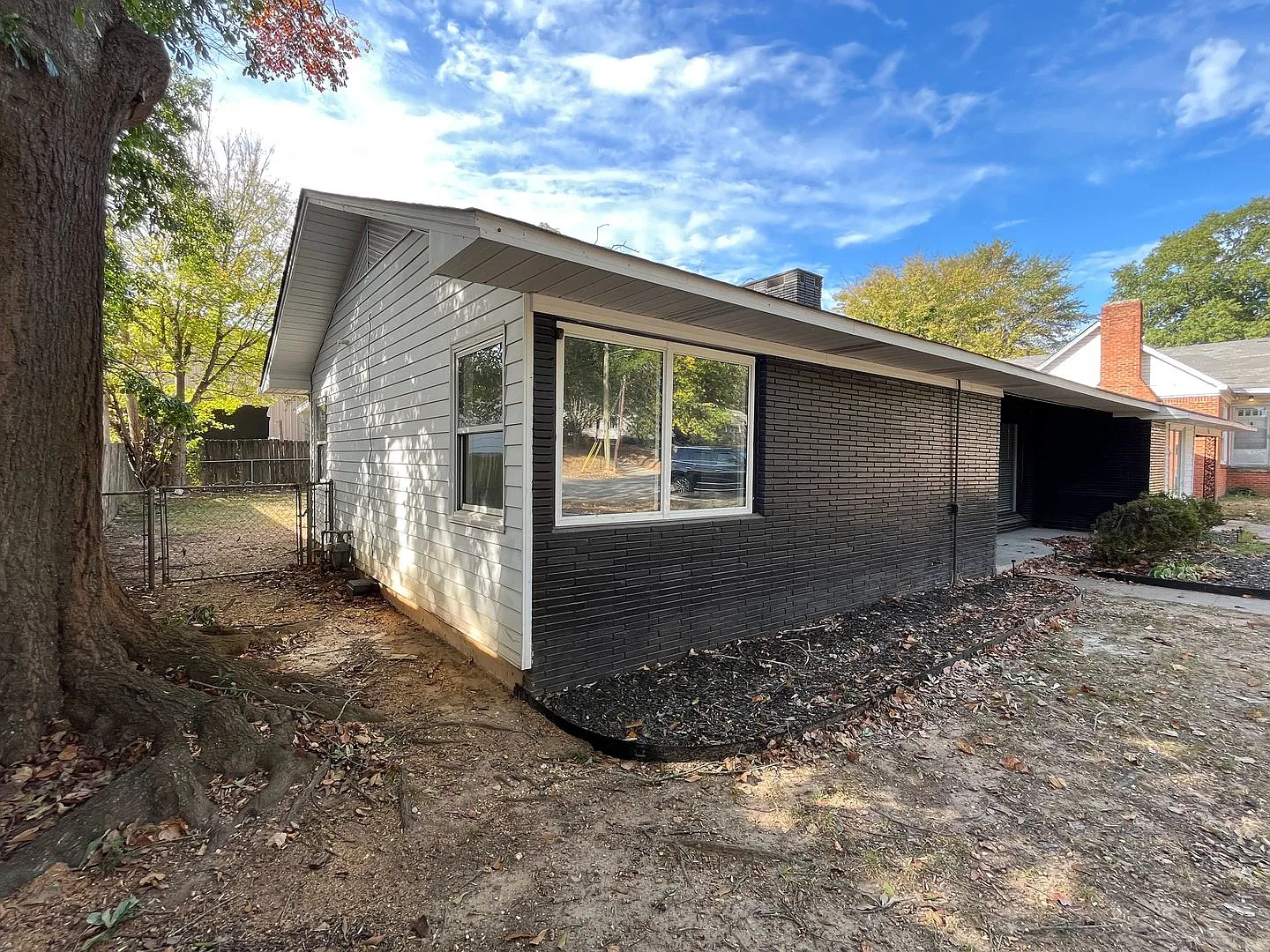 Nice 3 Bedroom 2 Bathroom house near Downtown Benton, Arkansas at 212 Lillian Street with Large W... — Photo 3