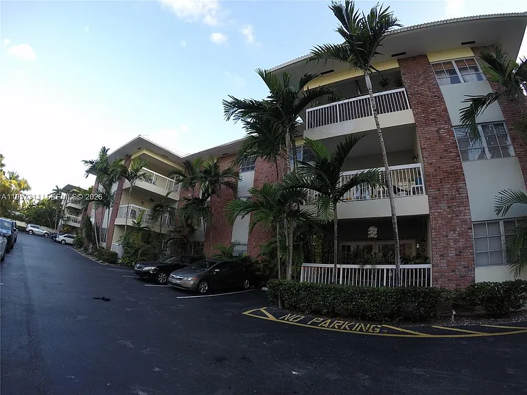 2424 SE 17th Cswy #110B — Photo 4