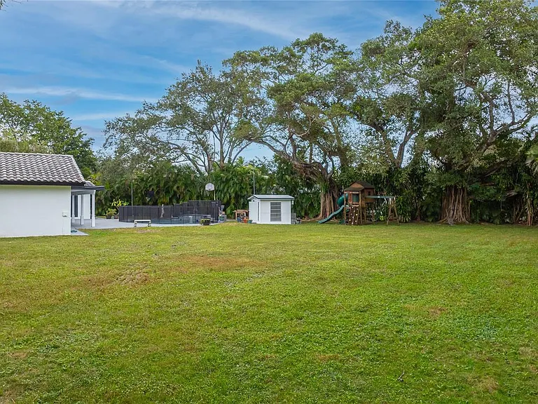 13401 SW 83rd Ave — Photo 68