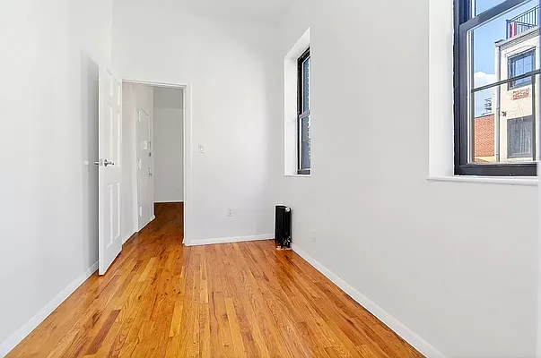 Rented by REAL New York | media 11