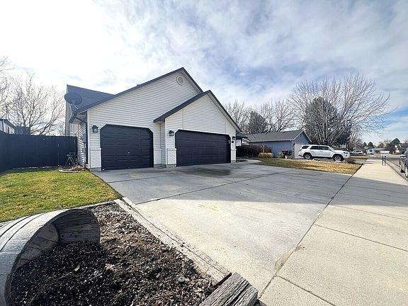 3rd image of 2541 E Clarene Ct