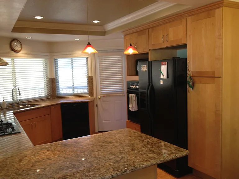 450 Neptune Dr — Photo 3