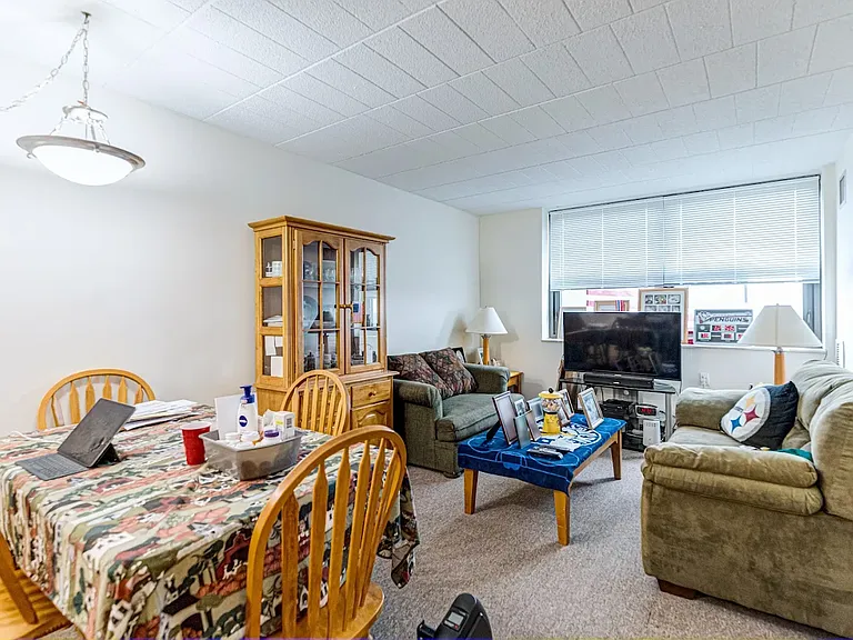 Sweetbriar Place Apartments — Photo 3