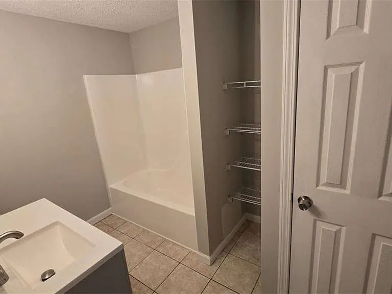 3025 Mangum Dr #B — Photo 15