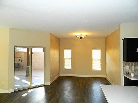 5th image of 207 Hideaway Ln