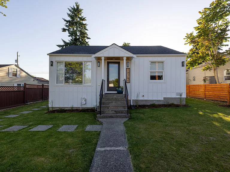 10209 36th Ave SW — Photo 1
