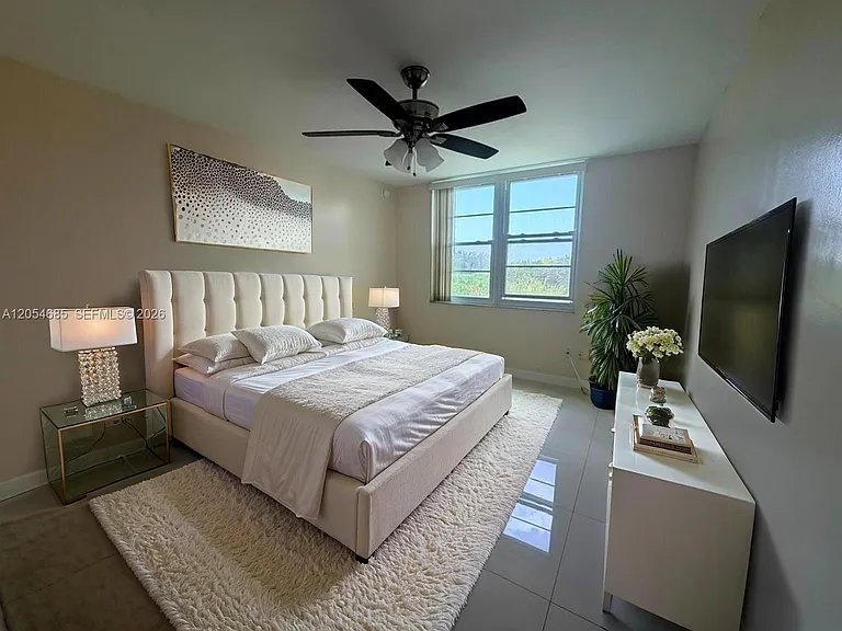 9440 Poinciana Pl #406 — Photo 4