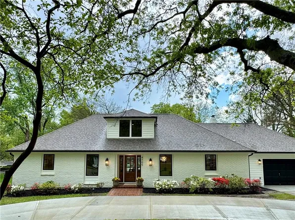 4705 W 81st St, Prairie Village, KS 66208