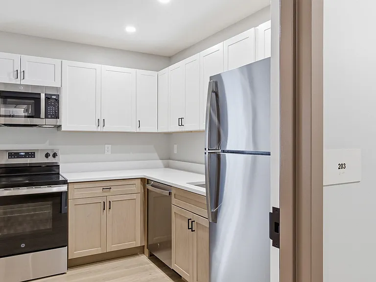15 Mountain Rd #203 — Photo 4