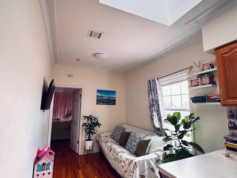 226 Linden Ave #3L — Photo 3
