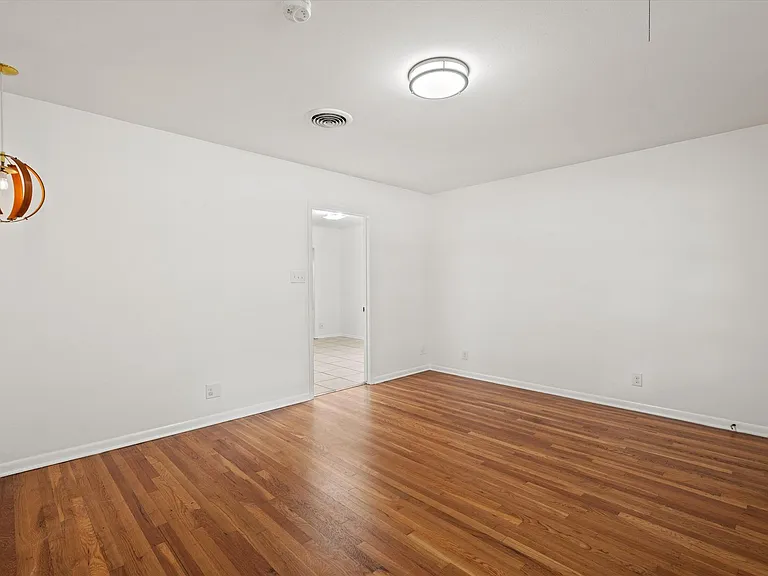 4402 Terrilance Dr — Photo 35